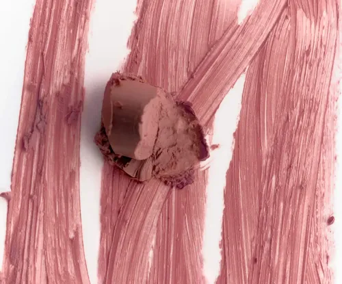 Lápiz Delineador Labial Rhode Peptide Lip Shape de Color Lift
