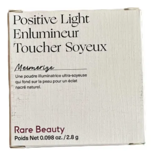 Rare Beauty. Highlighter. Mesmerize Tono Del Iluminador Rosa Gold