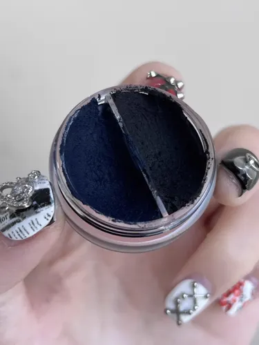 Mezclilla Shellwe Makeup X Freya86 Punk Bunny Collection Lip