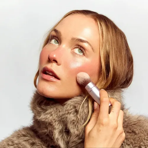 Holista Brocha Retráctil Multipropósito Para Bronzer Y Blush Lila