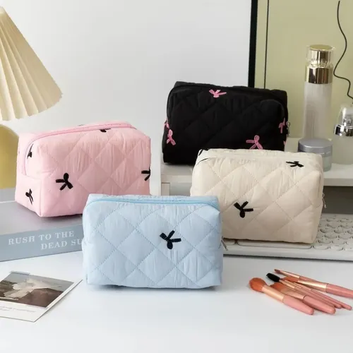 /bolsa De Maquillaje Con Lazo Acolchado Y Peluche Negro
