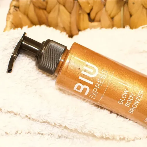 Biu Glow Body Bronzer Efecto Bronceante Crema Cuerpo 145g