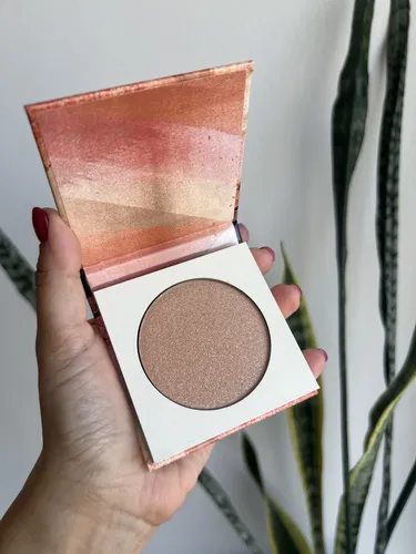 Avon Ultra Color Iluminador Compacto En Polvo Oro Champán