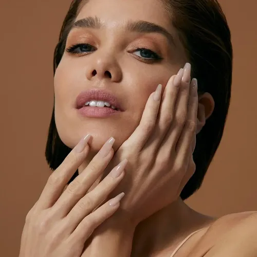 Uñas Kiss Glue-on Bare But Better Original Instantáneas