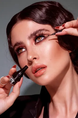 Delineador de ojos en gel Andrea Pellegrino Gel Eyeliner color negro