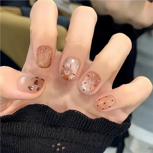 Uñas Cortas Ovaladas Color Café Otoño-invierno