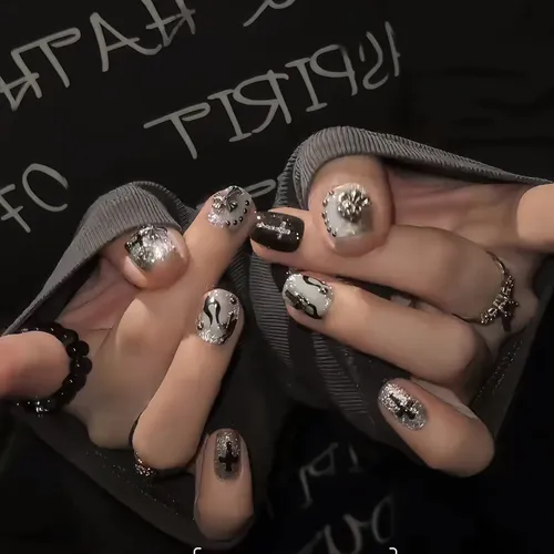 Ofrecemos Alta Calidad. Parches De Uñas Góticos Oscuros