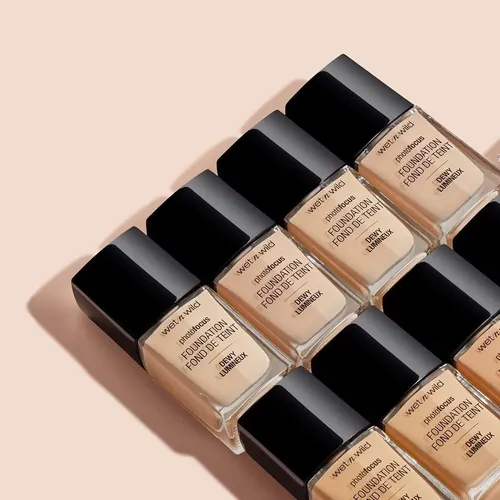 Wet N Wild Base Líquida Dewy Soft Beige 8 Ml