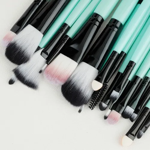 Set De 18 Brochas De Maquillaje Verdes