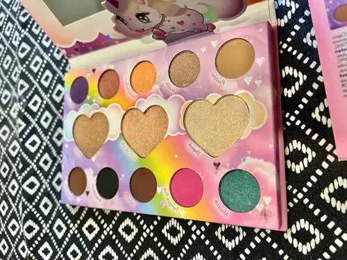 Paleta Sombras E Iluminador Marvycorn Bh Cosmetics