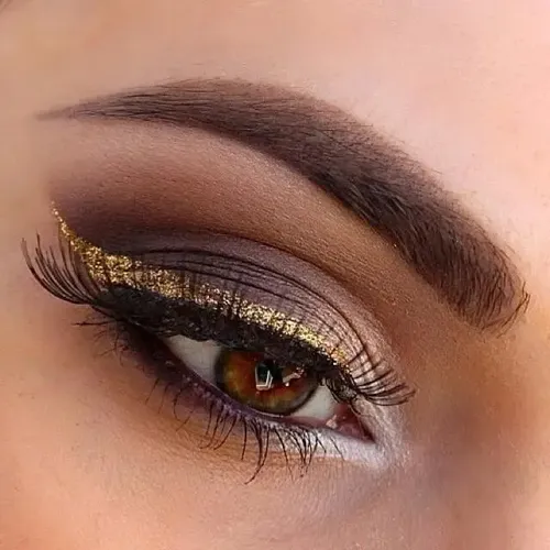 Delineador Líquido Avon Para Ojos Tonos Metalizados O Matte.