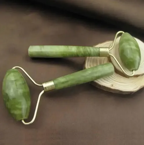 Masajeador Facial Corporal Rodillo Piedra Roller Jade Verde