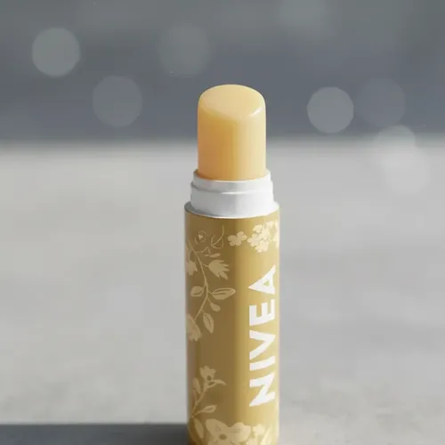 Balsamo Labial Nivea Bridgerton Vainilla Biscuit