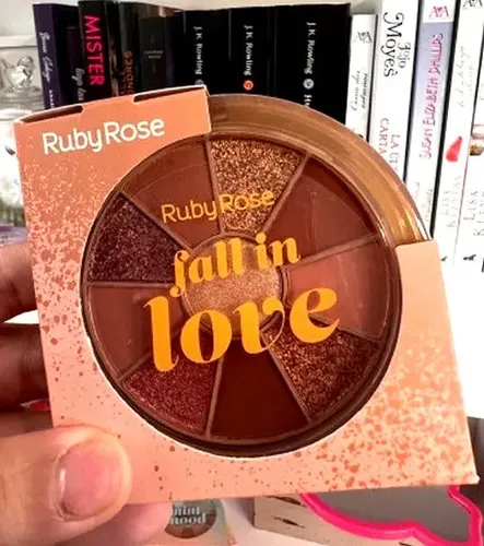 Pocket Kit Paleta 9 Sombras + Iluminador Ruby Rose Hb1075