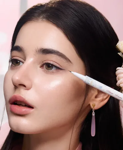Flower Known Butterfly Cloud Collar Liquid Eyeliner