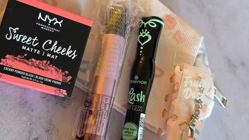 Set De Maquillajes Essence, Nyx Y Beauty Creations