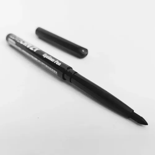 Delineador De Ojos Retractil Waterproof Negro