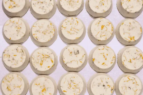 Shampoo Sólido Vegano Caléndula Y Coco Cabellos Normales