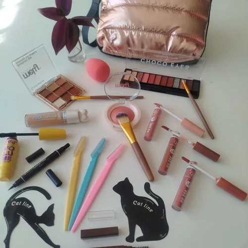Set Maquillaje Uso Diario Sombras Satinadas Look Casual X12