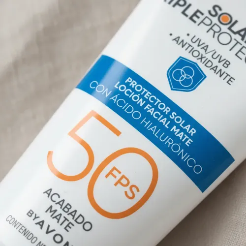Protector Solar Anew Fps50 Acabado Mate 40g A Hialuronico