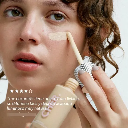 Base Liquida Cher Dieciocho Sarcastic Radiant Foundation
