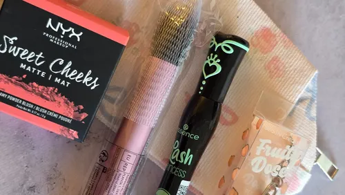 Set De Maquillajes Essence, Nyx Y Beauty Creations