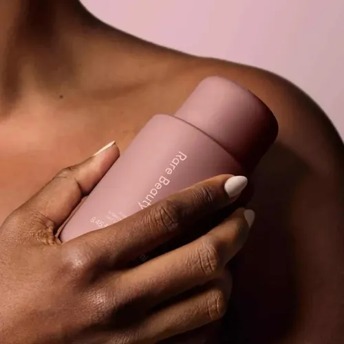 Rare Beauty. Hydrating Body Lotion. Crema Corporal.