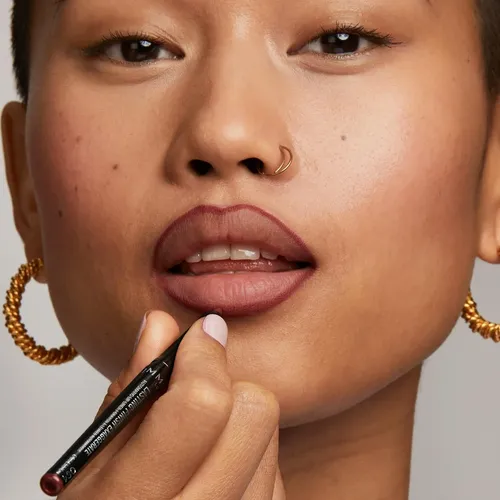 Lápiz Delineador De Labios Automático Lasting Finish