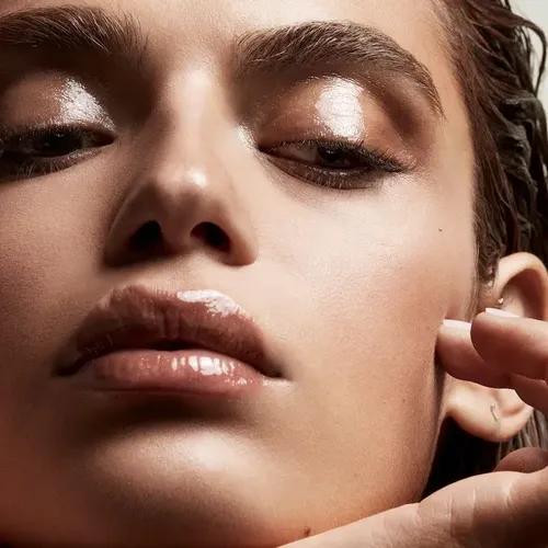 Fenty Beauty Gloss Bomb Lip Luminizer 9 Ml Labios Brillantes Acabado Brillante Color Hot Chocolit Fantasy