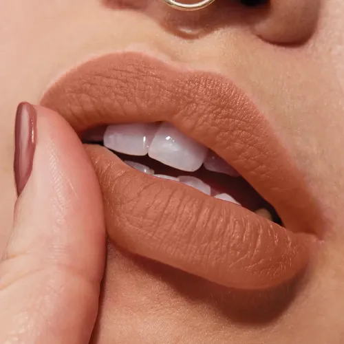 Lápiz Labial Preciso Matte Larga Duracion Power Stay Retractil – Avon Color Bronze Champion