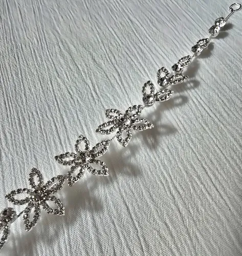 Tiara Aplique Accesorio Perlas Strass Flores Para El Pelo Color Q