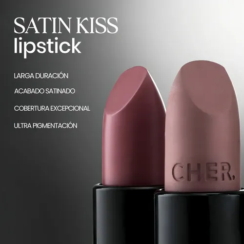 Labial Cher Satin Kiss Rojo Escarlata Larga Duración Lipstick
