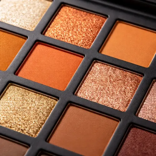Paleta De Sombras Coco Urban 35 Tonos +10 Brochas Kabuki Negro