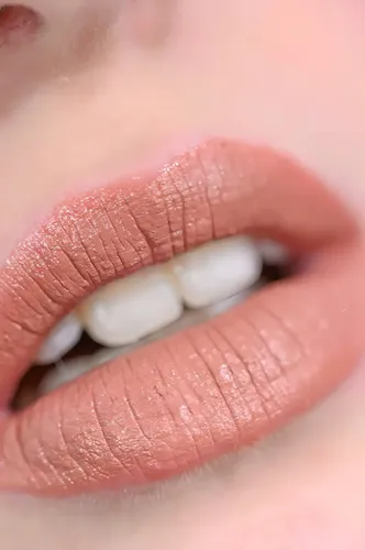 Andrea Pellegrino Labial Líquido Kiss Me Mate Larga Duración Color 01 Sable