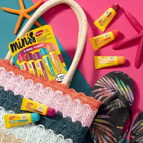 Carmex Bálsamo Labial Mini Pack 5 Sabores (Cereza, Mora Salvaje, Fresa, Menta Fresca, Mango-Durazno) | Hidratante con Protección Solar SPF 15, Suaviza y Hidrata Labios Secos y Agrietados