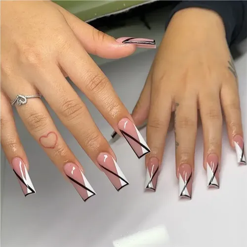 Uñas Artificiales Minimalistas De Estilo Francés En Capas