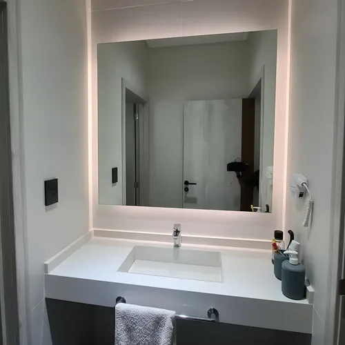 Espejo Rectangular Mundosilica 80×60 Cm Con Luz Led Touch