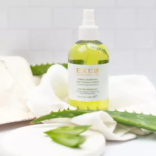 Loción Herbácea con Aloe Vera Exel Basics día/noche para todo tipo de piel de 250mL 15+ años