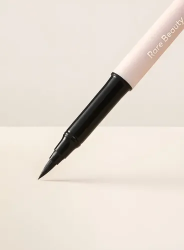 Rare Beauty Delineador Perfect Strokes Matte Liquid Liner