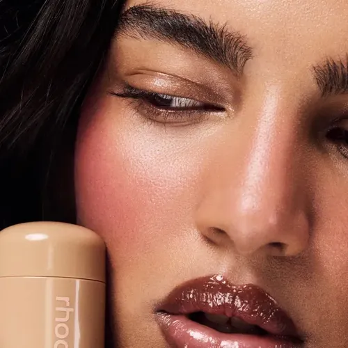 Rhode Pocket Blush Rubor En Barra Tono DATE CAKE