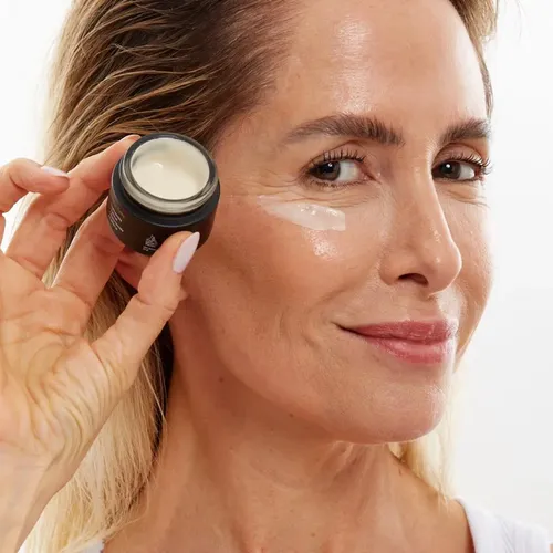 The Glow Factor Youthful Eyes – Máscara de Ojos con Cafeína, Hamamelis y Aloe Vera x 15g
