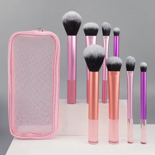 Set De 8 Pinceles De Maquillaje Rt Con Estuche
