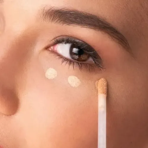 Corrector de Ojos Liquido Vogue Resist Tono Canela