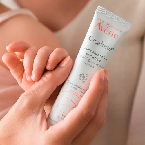Crema Reparadora protectota Avène Eau Thermale día/noche para piel normal de 40mL