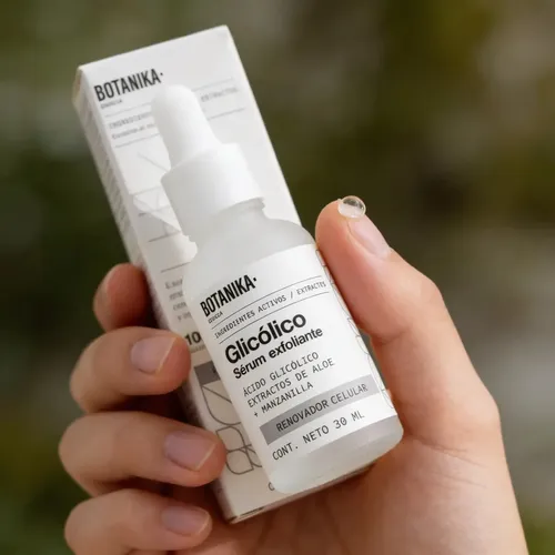 Serum Exfoliante Con Ácido Glicólico Botanika Todo Tipo De Piel Noche
