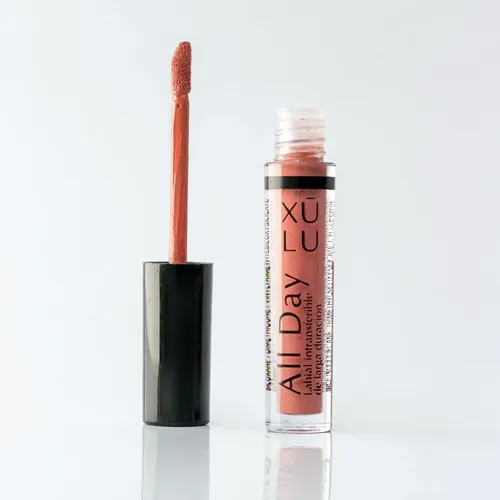 Labial Larga Duracion All Day Color Canela Xulu Cosmeticos