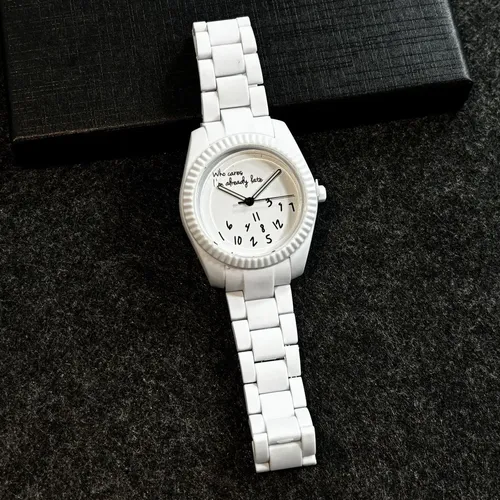 Reloj De Cuarzo Clásico De Plástico Con Fragancia Pequeña De