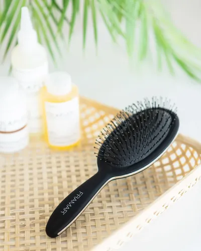 Cepillo Desenredante Para Cabello Rizado Framar Elegant Deta