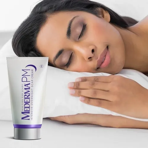 Crema Intensive Overnight Scar Cream Mederma noche para todo tipo de piel de 28mL/28g 30+ años