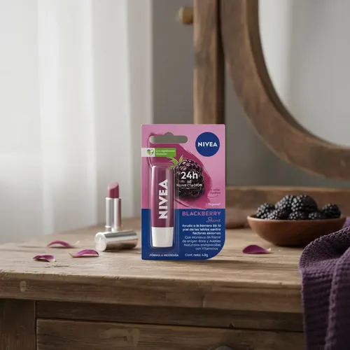 Protector Labial Nivea By Labello Blackberry Shine 4,8g